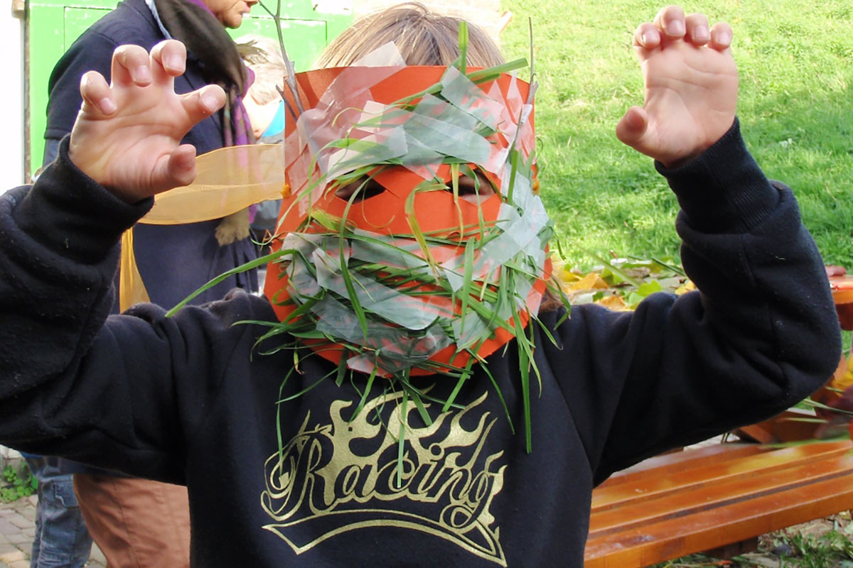Waalwoemi: Natuurmaskers Maken