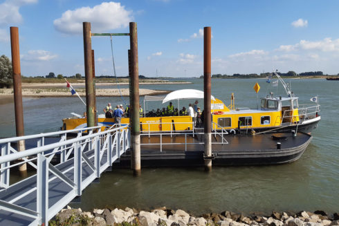 Meer Wandelaars Op De Pontjes Van Uit®waarde