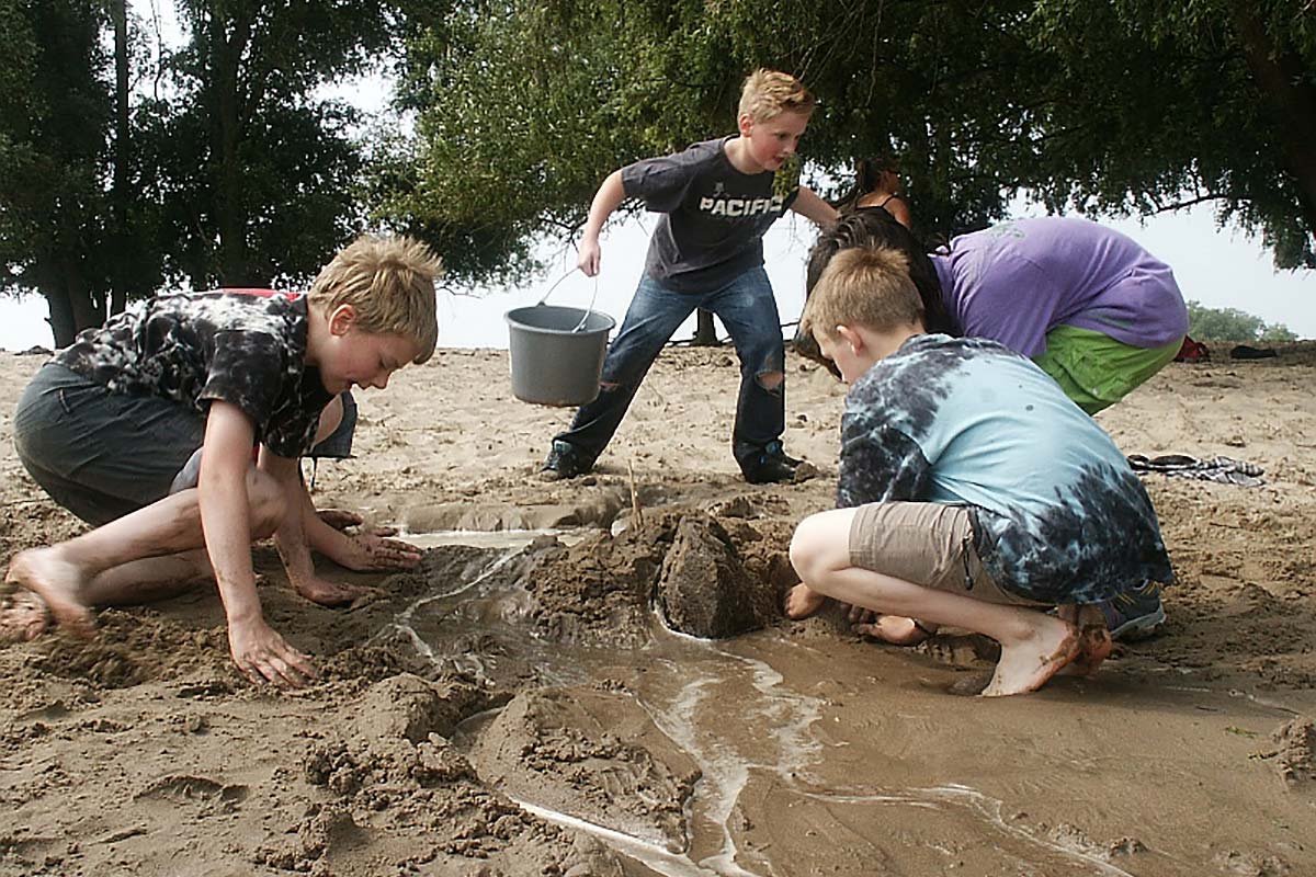 Waalwoemi: Strandzandfantasie Langs De Waal
