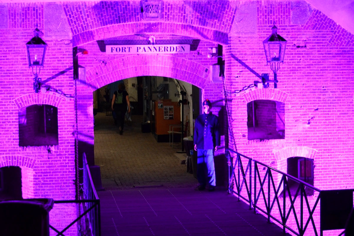 Avondopenstelling Fort Pannerden Met Muziekduo Messingh