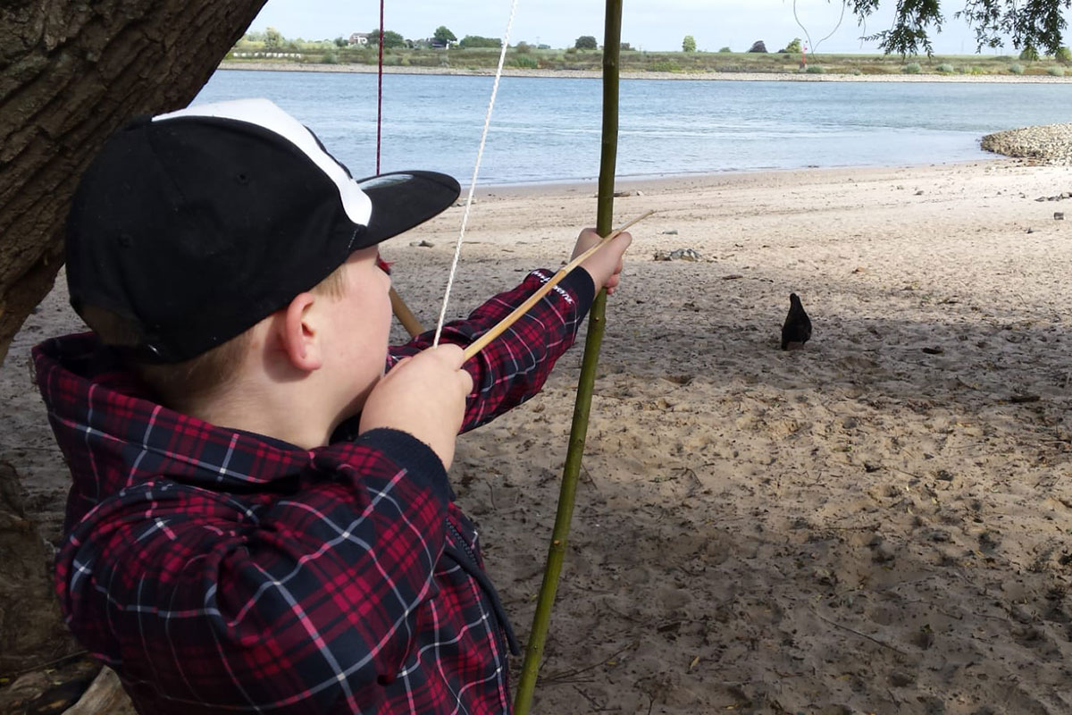 Waalwoemi: Pijl En Boog Maken