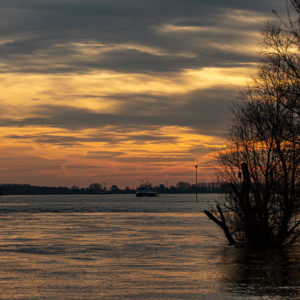 Avondrood Boven De Waal