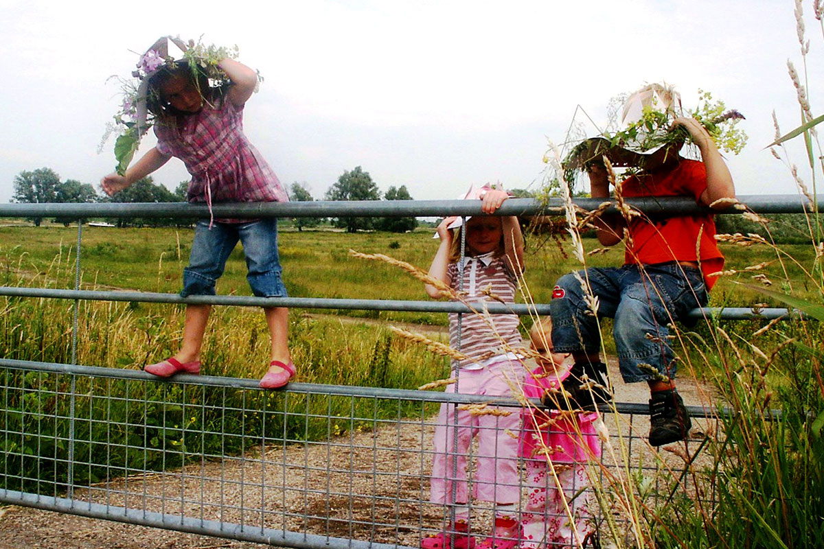 Waalwoemi: Bloemenhoedjes Maken