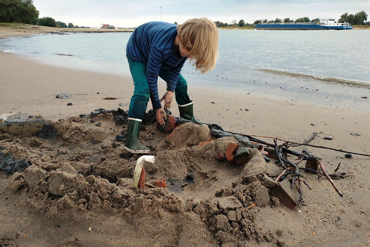 Waalwoemi: Strandzandfantasie Langs De Waal