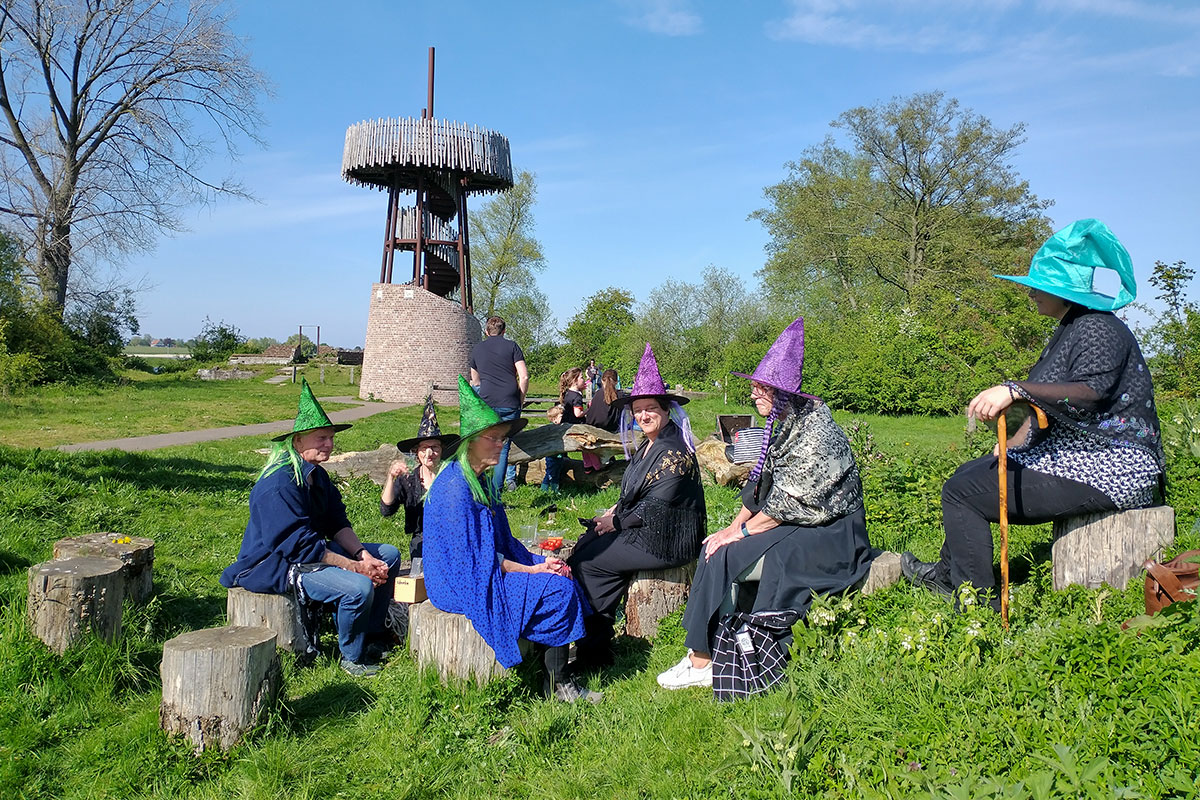 Waalwoemi: Heksenzoektocht
