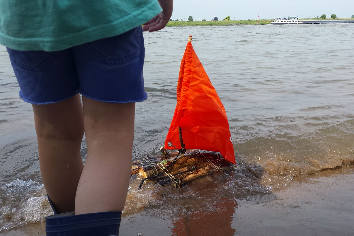 Waalwoemi: Bootjes bouwen voor op de Waal